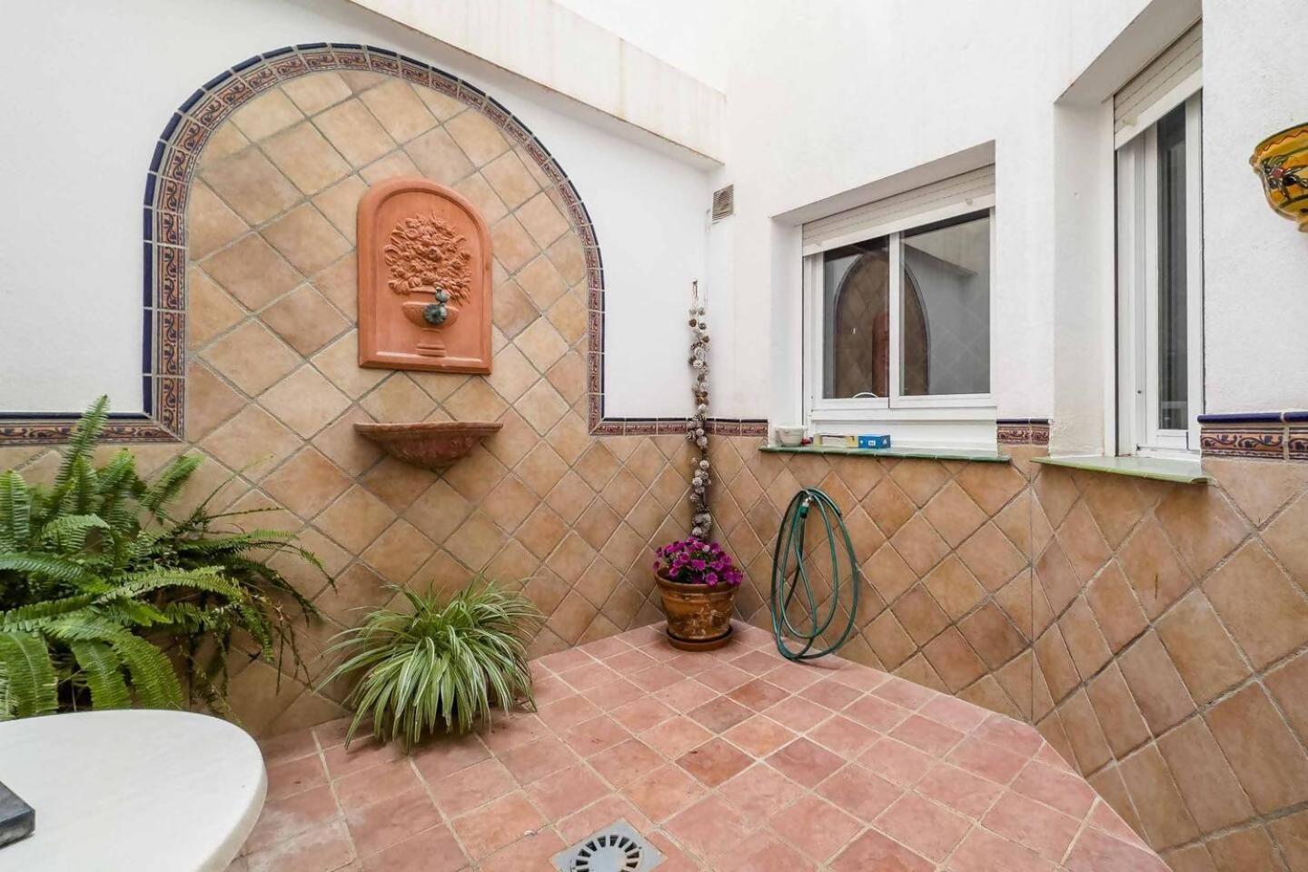 Leilighet Cyv -centrally Located 1 Bed 1 Bath Near The