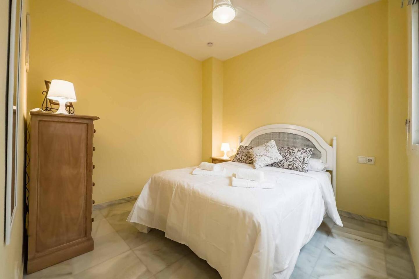 Cyv Centrally Located 1 Bed 1 Bath Near The Appartement *